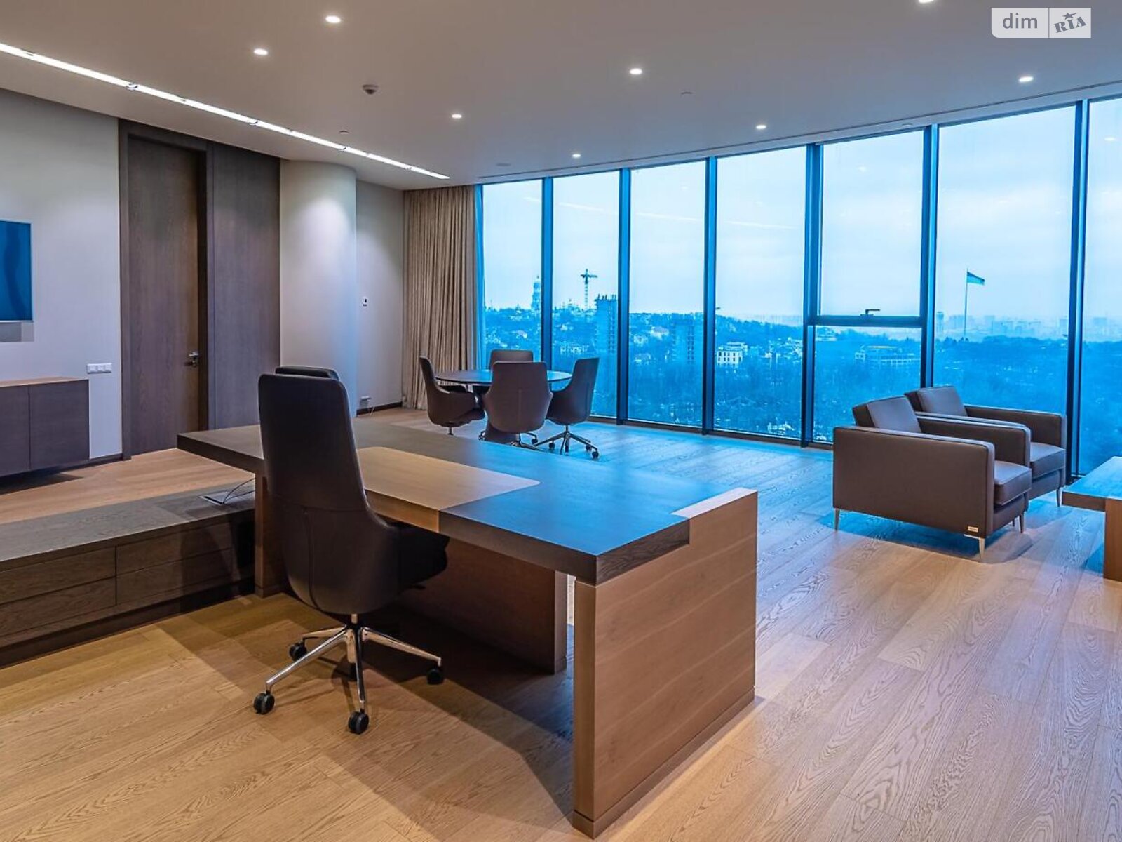 Аренда офисного помещения в Киеве, Сергея Струтинского улица 13/15, помещений - 14, этаж - 18 фото 1 Аренда офисного помещения в Киеве, Сергея Струтинского улица 13/15, помещений - 14, этаж - 18 фото 1