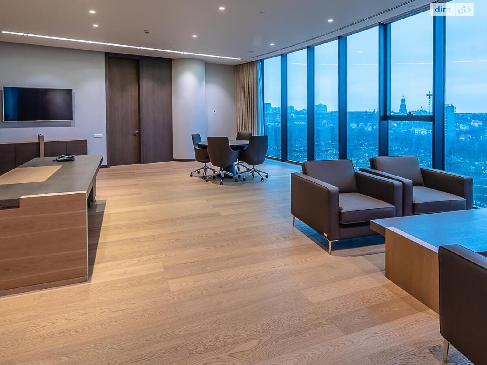 Аренда офисного помещения в Киеве, Сергея Струтинского улица 13/15, помещений - 14, этаж - 18 фото 1 Аренда офисного помещения в Киеве, Сергея Струтинского улица 13/15, помещений - 14, этаж - 18 фото 1