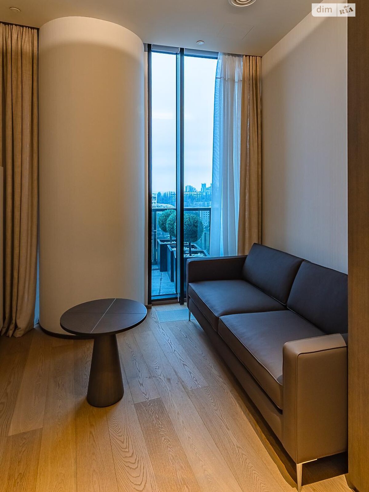 Аренда офисного помещения в Киеве, Сергея Струтинского улица 13/15, помещений - 14, этаж - 18 фото 1 Аренда офисного помещения в Киеве, Сергея Струтинского улица 13/15, помещений - 14, этаж - 18 фото 1