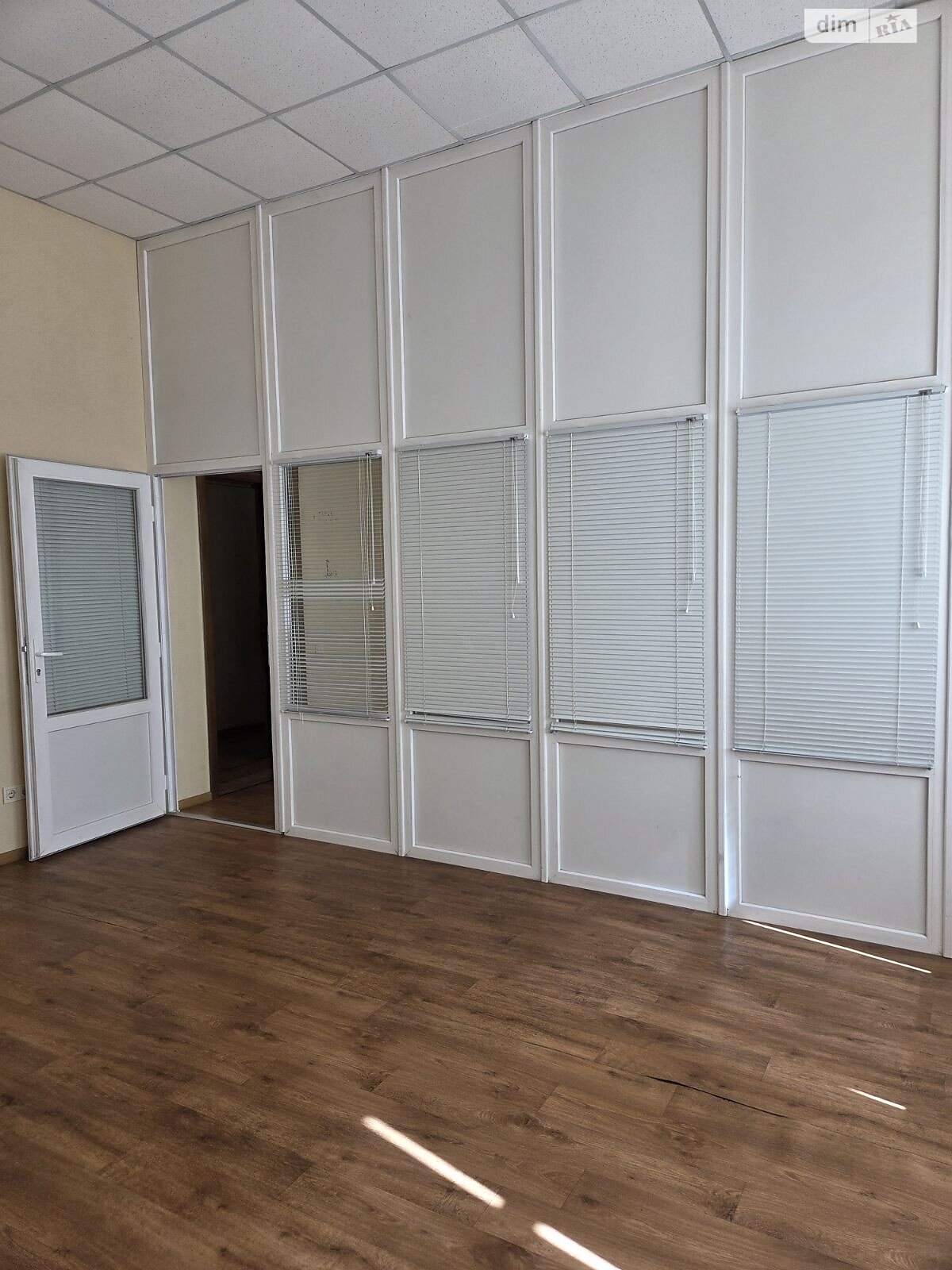 Аренда офисного помещения в Кривом Роге, Поштовый (Карла Маркса) проспект, помещений - 1, этаж - 2 фото 1 Аренда офисного помещения в Кривом Роге, Поштовый (Карла Маркса) проспект, помещений - 1, этаж - 2 фото 1
