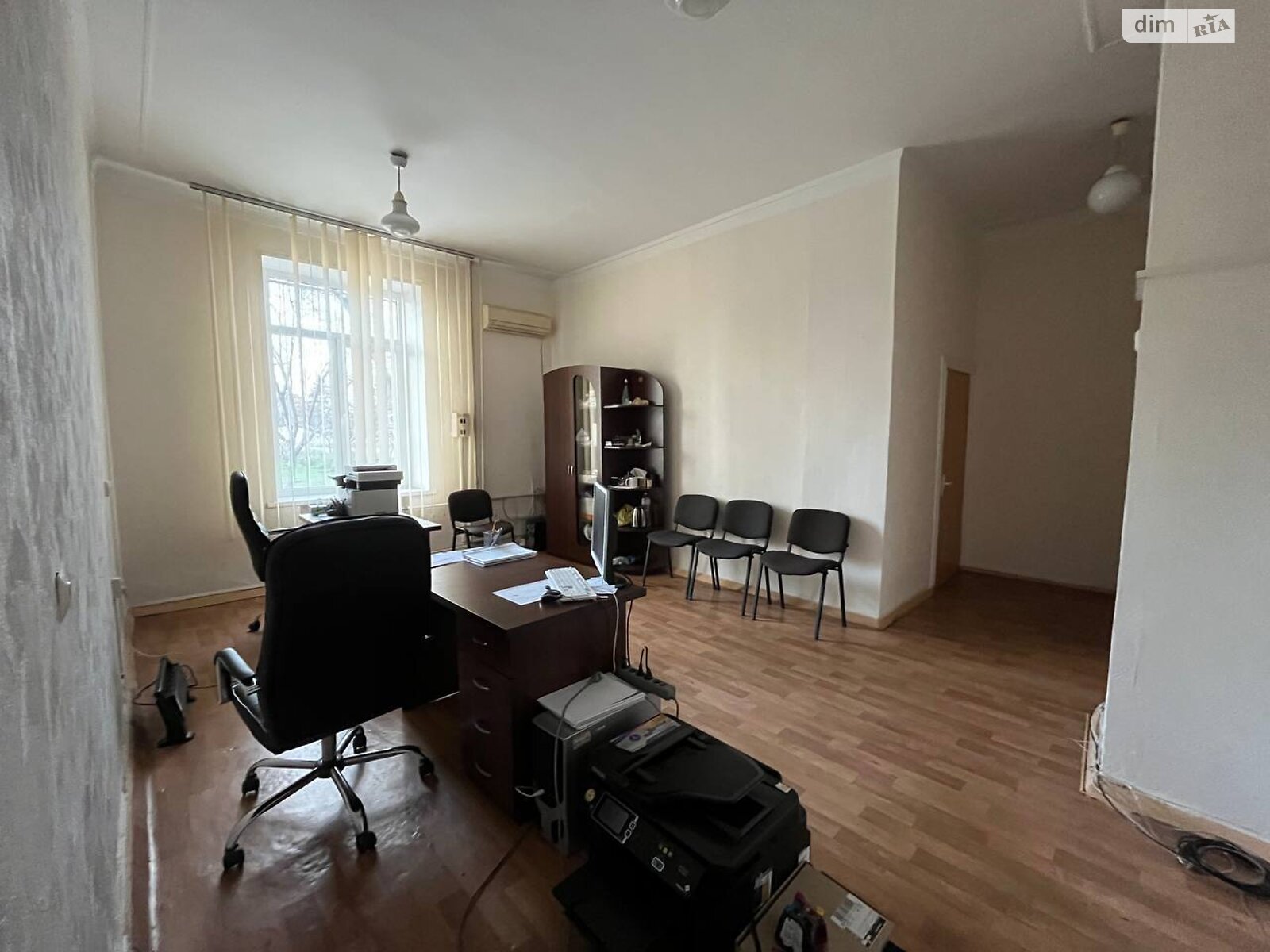 Аренда офисного помещения в Кривом Роге, Церковная (Калиниченко) улица 3, помещений - 10, этаж - 1 фото 1