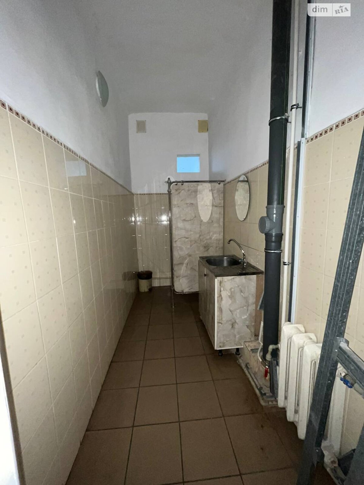 Аренда офисного помещения в Кривом Роге, Церковная (Калиниченко) улица 3, помещений - 10, этаж - 1 фото 1