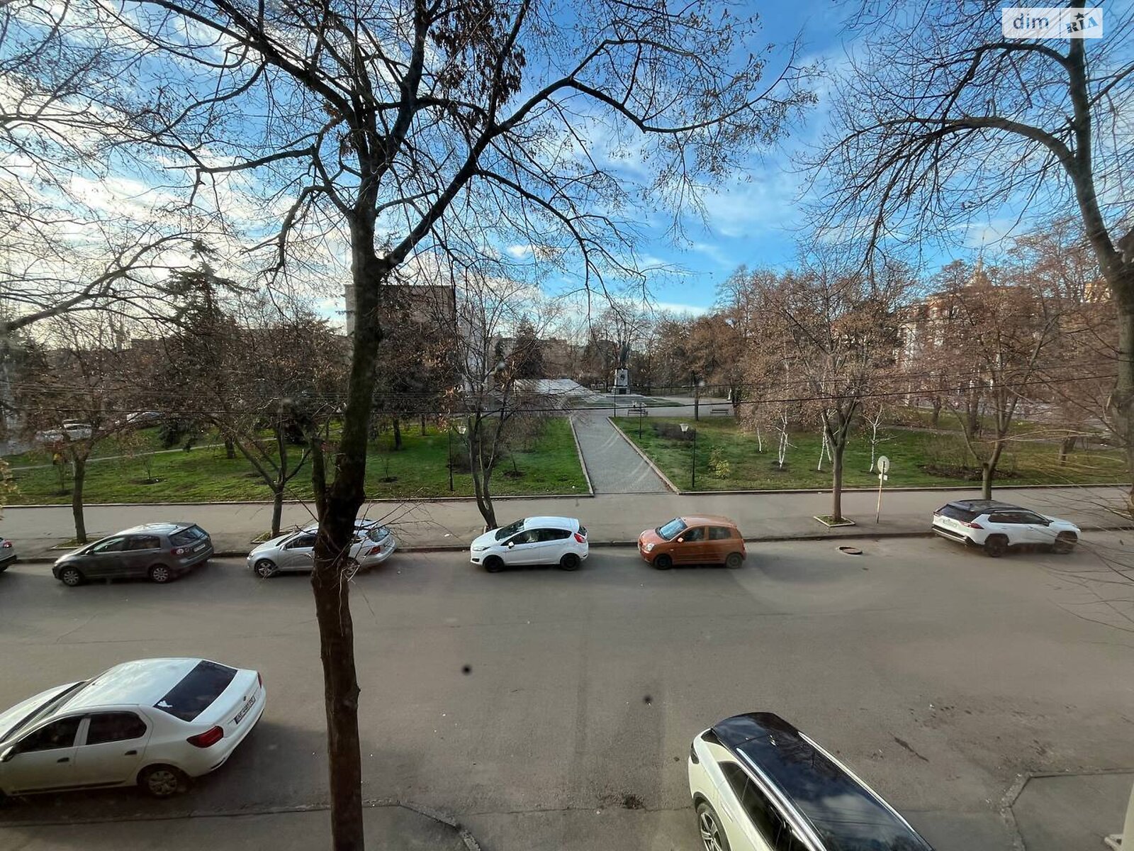 Аренда офисного помещения в Кривом Роге, Церковная (Калиниченко) улица 3, помещений - 10, этаж - 1 фото 1