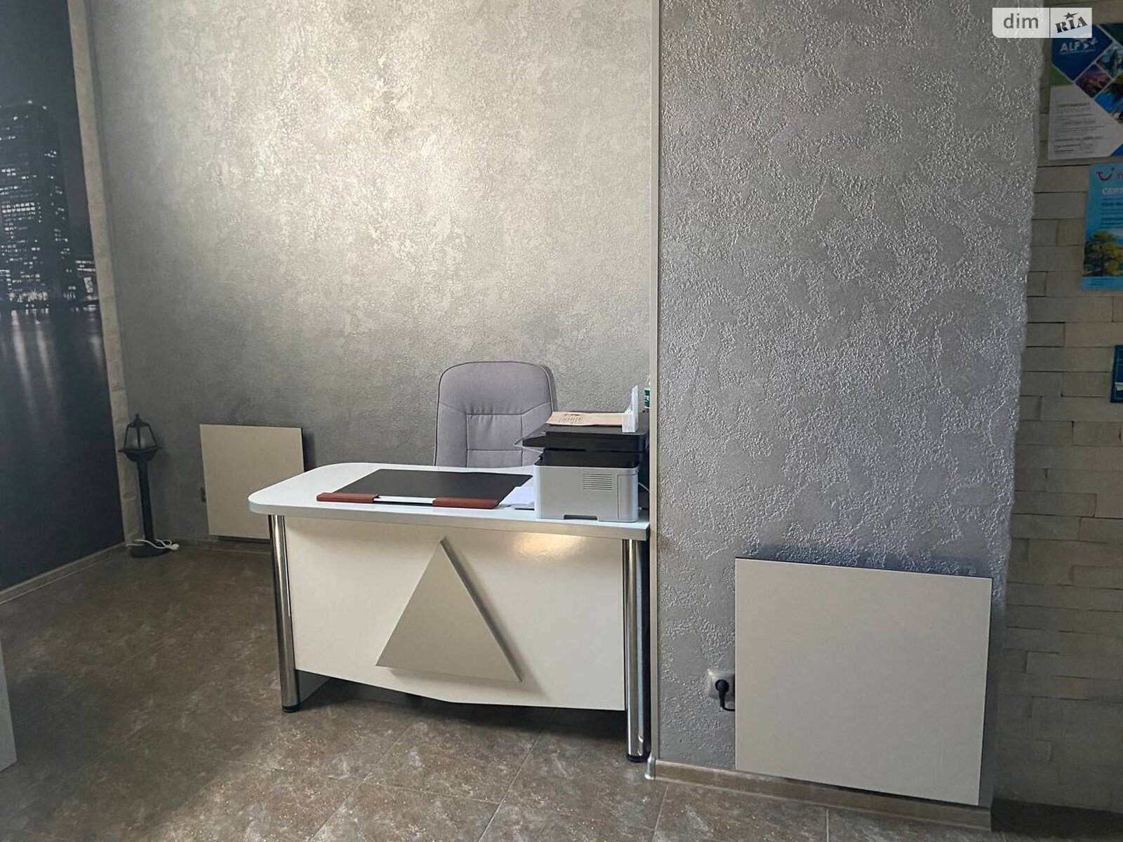 Аренда офисного помещения в Крюковщине, Одесская улица 24, помещений - фото 1 Аренда офисного помещения в Крюковщине, Одесская улица 24, помещений - фото 1