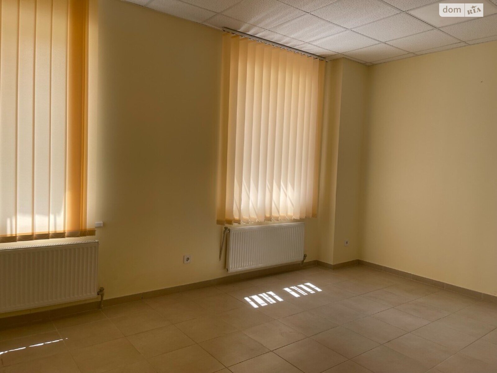 Оренда офісного приміщення в Гіркій Полонці, Луцька вулиця, приміщень - 2, поверх - 1 фото 1