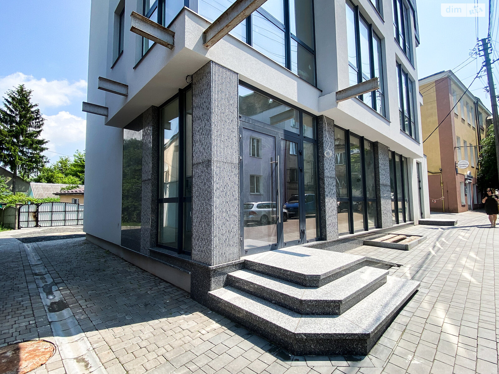 Аренда офисного помещения в Луцке, Сверстюка Евгения улица, помещений - 2, этаж - 2 фото 1