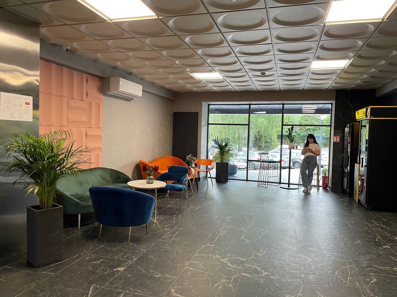 Аренда офисного помещения в Луцке, Набережная улица 4, помещений - 1, этаж - 1 фото 1