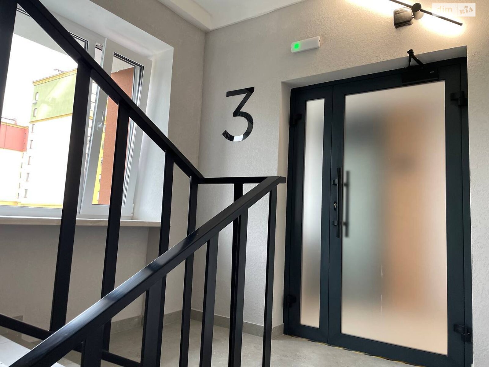 Аренда офисного помещения в Луцке, Набережная улица 4, помещений - 1, этаж - 1 фото 1