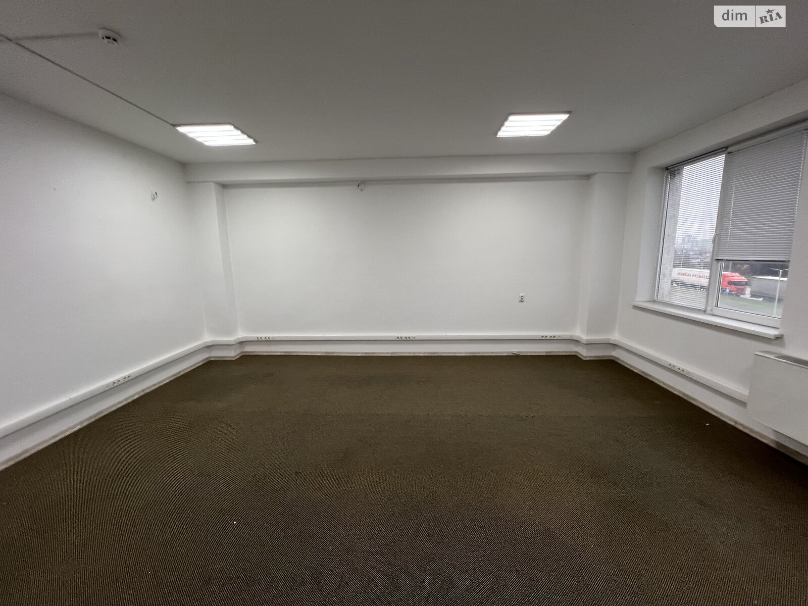 Аренда офисного помещения в Львове, Пасечная улица 93Б, помещений - 1, этаж - 3 фото 1 Аренда офисного помещения в Львове, Пасечная улица 93Б, помещений - 1, этаж - 3 фото 1