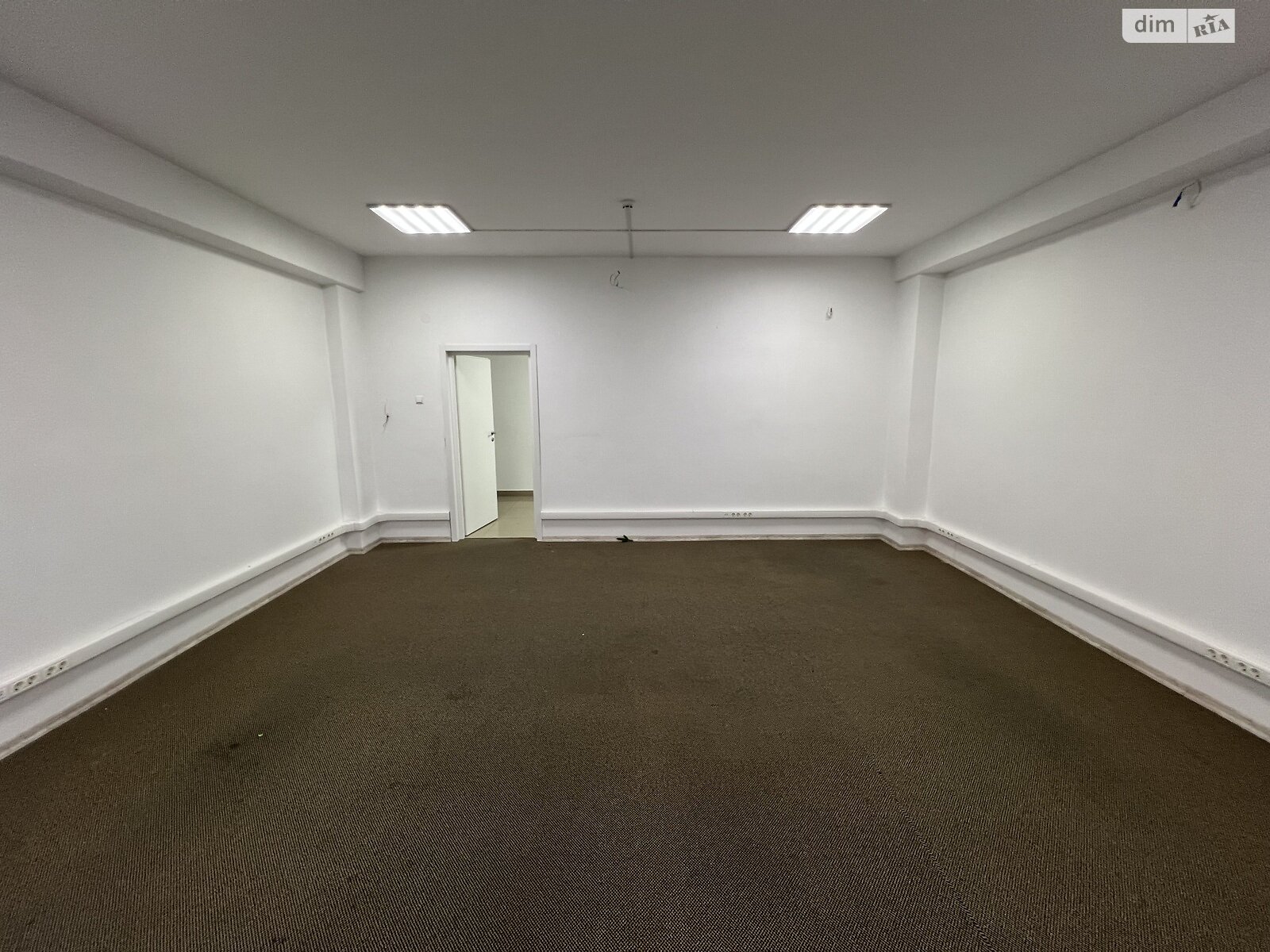 Аренда офисного помещения в Львове, Пасечная улица 93Б, помещений - 1, этаж - 3 фото 1 Аренда офисного помещения в Львове, Пасечная улица 93Б, помещений - 1, этаж - 3 фото 1