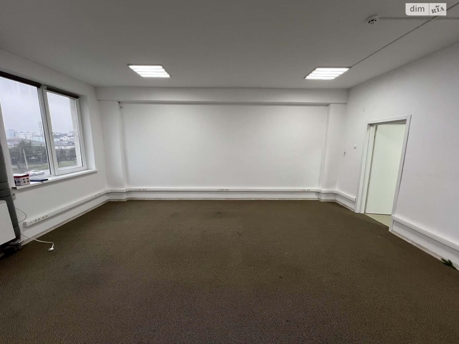 Аренда офисного помещения в Львове, Пасечная улица 93Б, помещений - 1, этаж - 3 фото 1 Аренда офисного помещения в Львове, Пасечная улица 93Б, помещений - 1, этаж - 3 фото 1