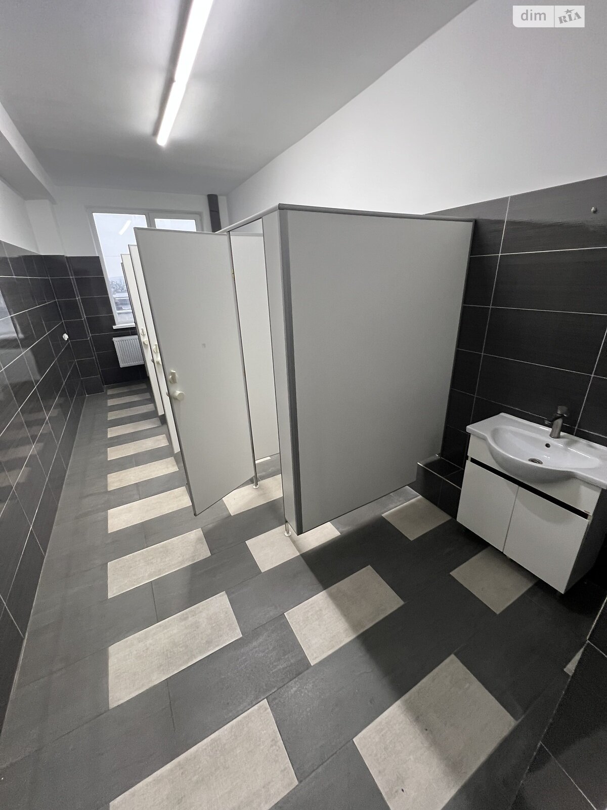 Аренда офисного помещения в Львове, Пасечная улица 93Б, помещений - 1, этаж - 3 фото 1 Аренда офисного помещения в Львове, Пасечная улица 93Б, помещений - 1, этаж - 3 фото 1