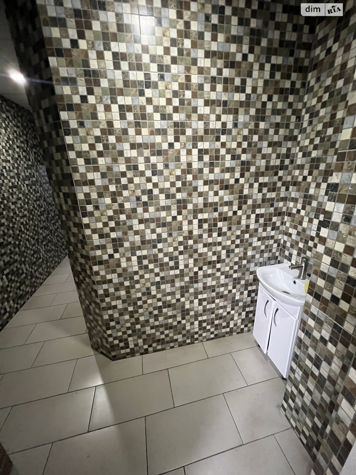 Аренда офисного помещения в Львове, Пасечная улица 93Б, помещений - 5, этаж - 3 фото 1 Аренда офисного помещения в Львове, Пасечная улица 93Б, помещений - 5, этаж - 3 фото 1