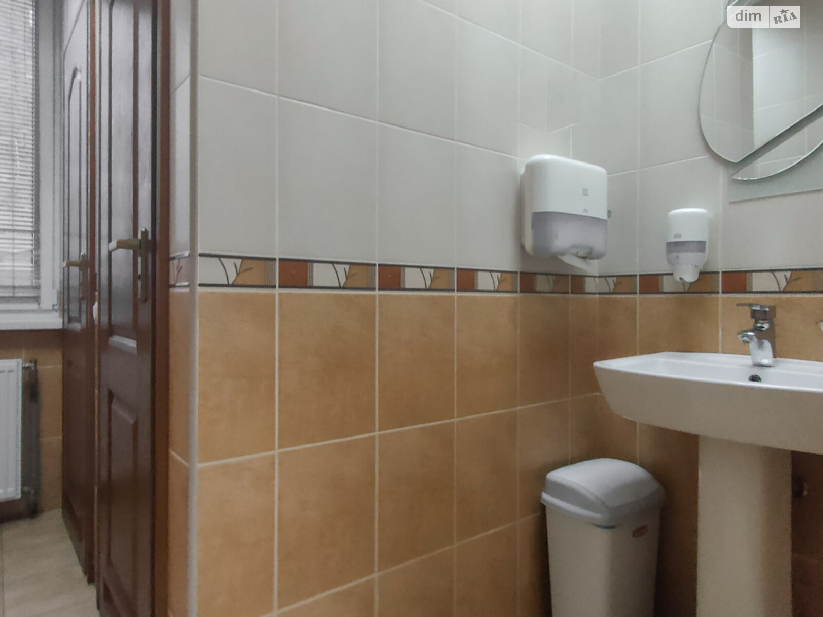 Аренда офисного помещения в Львове, Академика Сахарова Андрея улица 35, помещений - 1, этаж - 2 фото 1