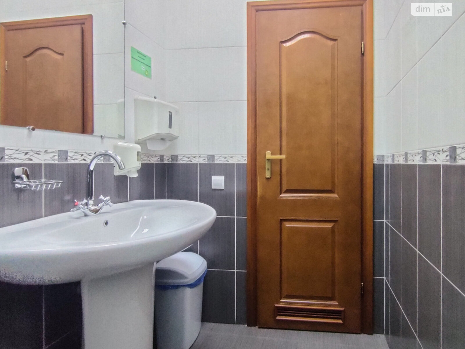 Аренда офисного помещения в Львове, Академика Сахарова Андрея улица 35, помещений - 1, этаж - 2 фото 1