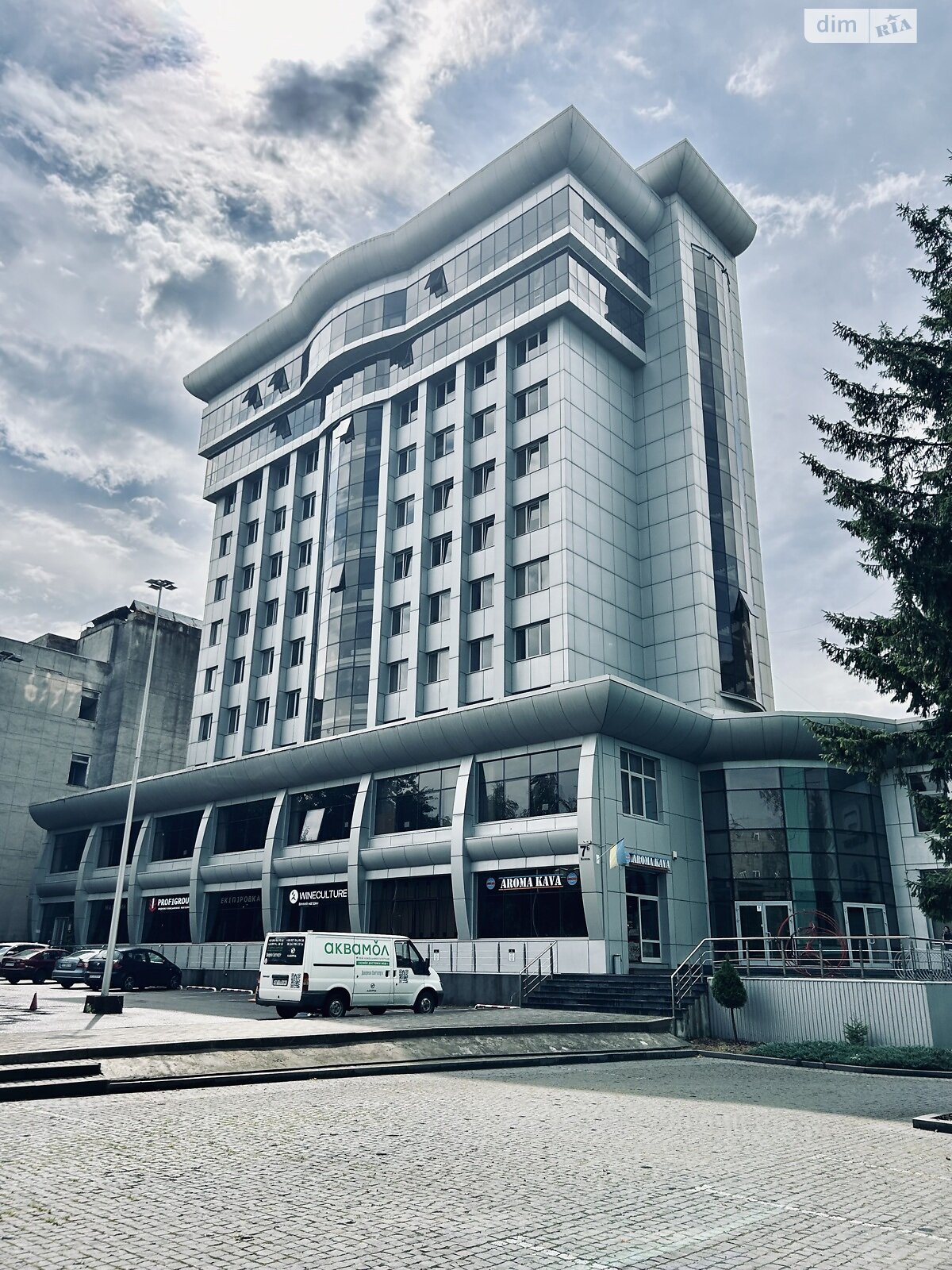 Оренда офісного приміщення в Львові, Наукова вулиця 7Б, приміщень - 3, поверх - 1 фото 1 Оренда офісного приміщення в Львові, Наукова вулиця 7Б, приміщень - 3, поверх - 1 фото 1