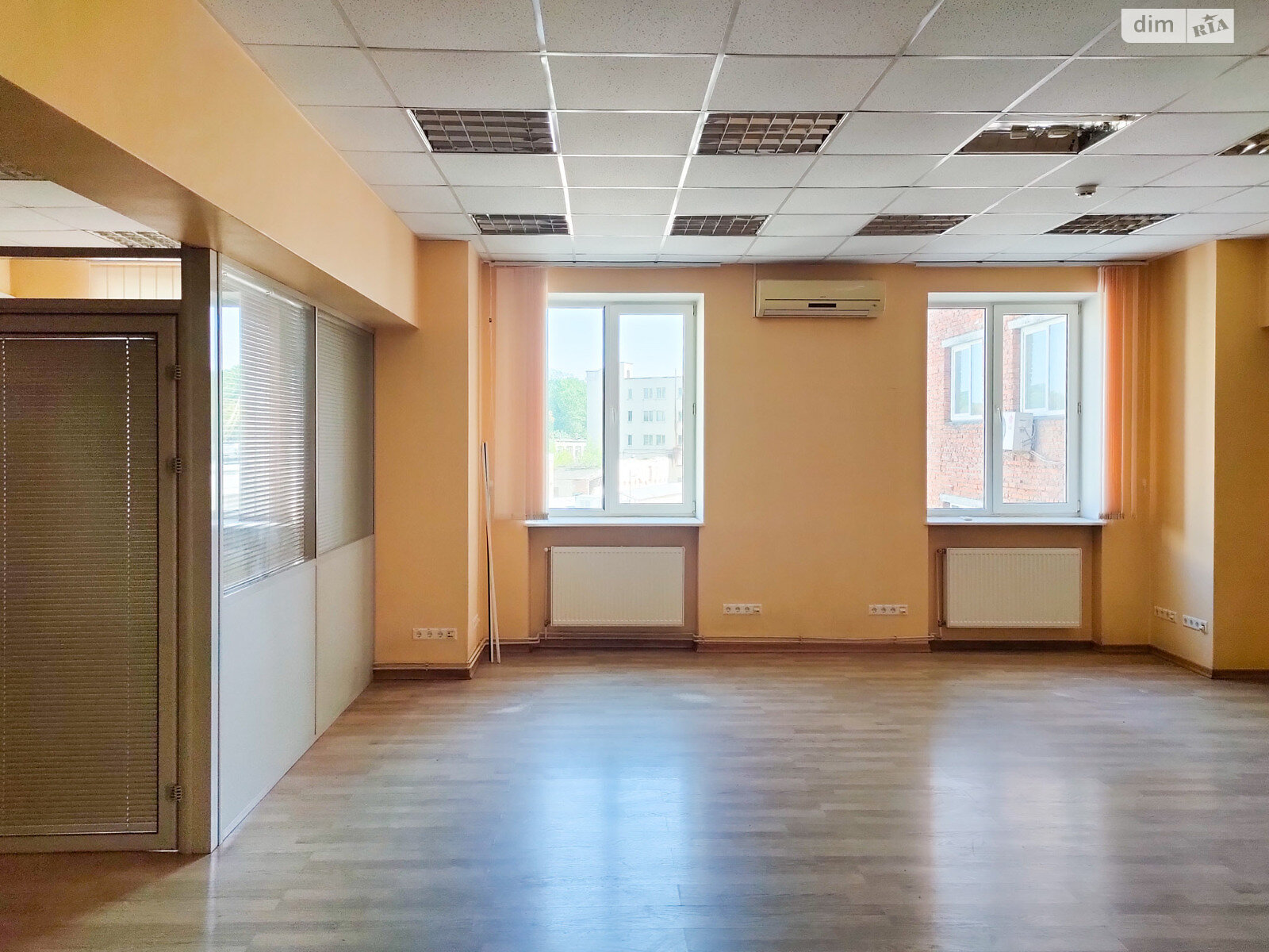 Аренда офисного помещения в Львове, Сахарова Андрея, Академика улица 35, помещений - 3, этаж - 4 фото 1