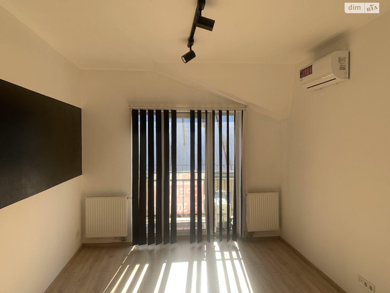 Аренда офисного помещения в Львове, Мирослава Скорика (Чайковского) улица 31, помещений - 3, этаж - 5 фото 1