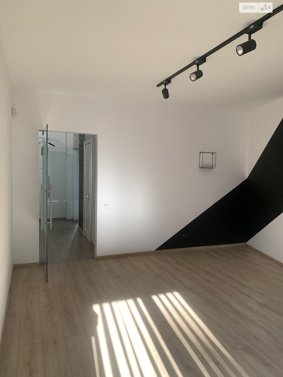 Аренда офисного помещения в Львове, Мирослава Скорика (Чайковского) улица 31, помещений - 3, этаж - 5 фото 1