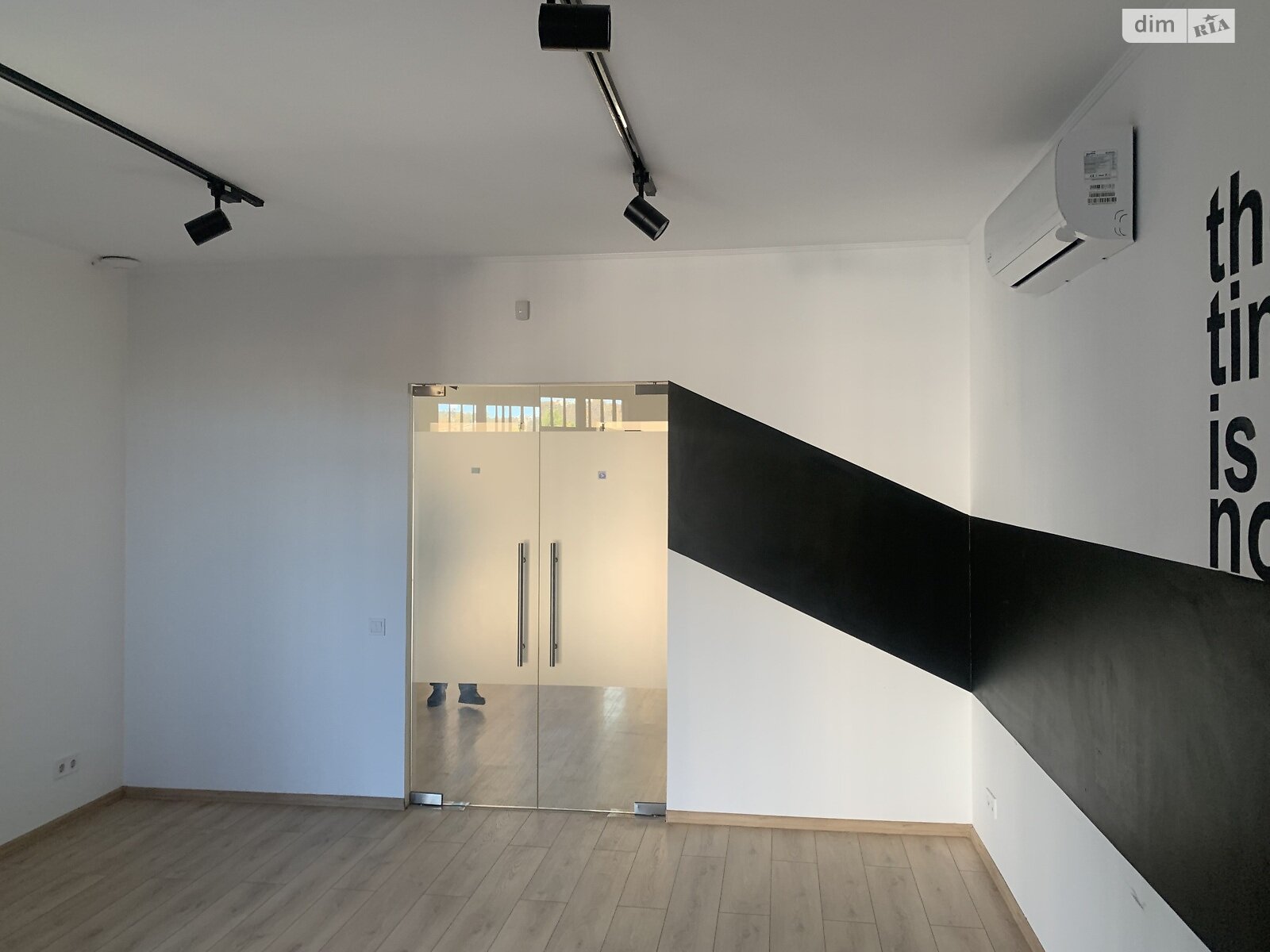 Аренда офисного помещения в Львове, Мирослава Скорика (Чайковского) улица 31, помещений - 3, этаж - 5 фото 1