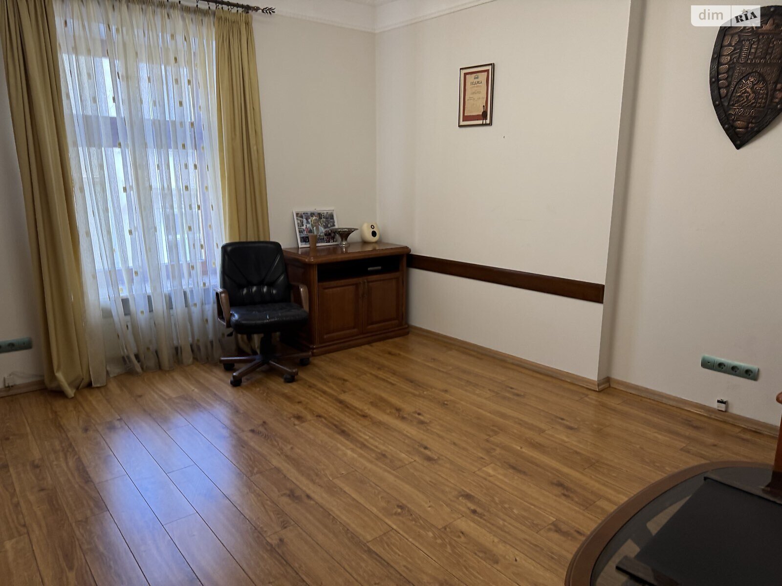 Оренда офісного приміщення в Львові, Рогатинців Братів вулиця 18, приміщень - 4, поверх - 3 фото 1 Оренда офісного приміщення в Львові, Рогатинців Братів вулиця 18, приміщень - 4, поверх - 3 фото 1