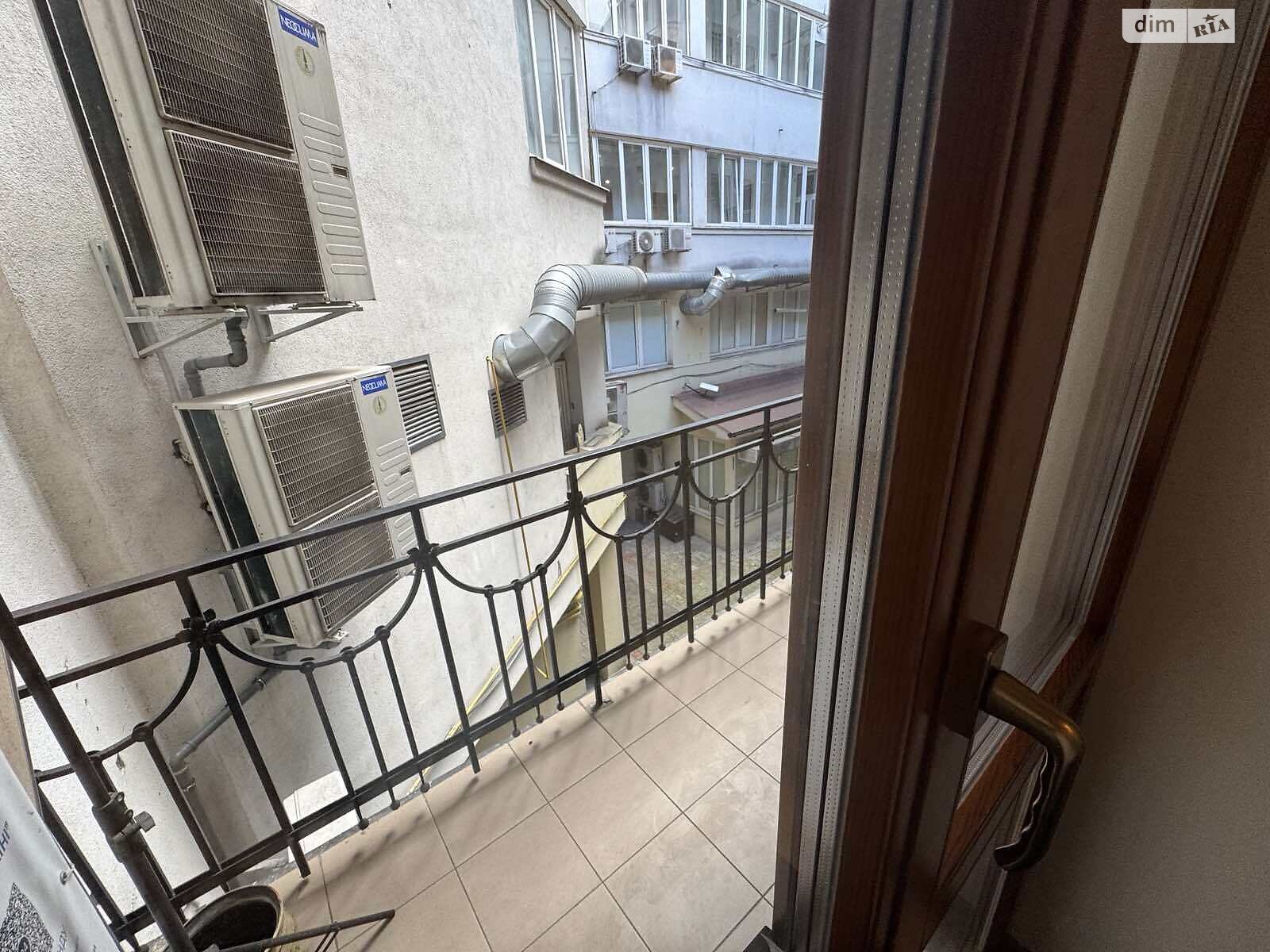 Оренда офісного приміщення в Львові, Рогатинців Братів вулиця 18, приміщень - 4, поверх - 3 фото 1 Оренда офісного приміщення в Львові, Рогатинців Братів вулиця 18, приміщень - 4, поверх - 3 фото 1