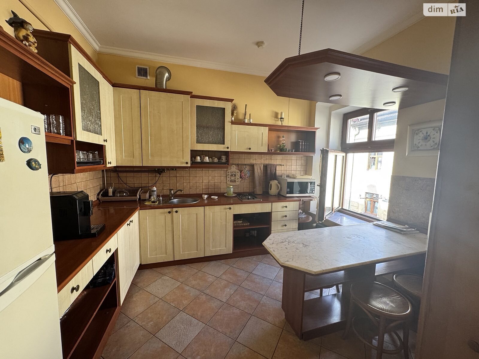 Оренда офісного приміщення в Львові, Рогатинців Братів вулиця 18, приміщень - 4, поверх - 3 фото 1 Оренда офісного приміщення в Львові, Рогатинців Братів вулиця 18, приміщень - 4, поверх - 3 фото 1