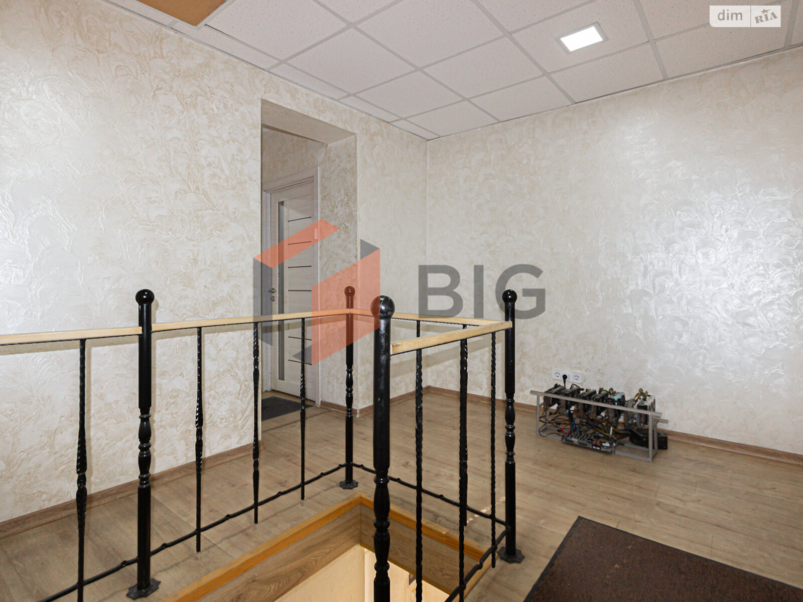 Аренда офисного помещения в Львове, Волошина Августина улица, помещений - 3, этаж - 1 фото 1