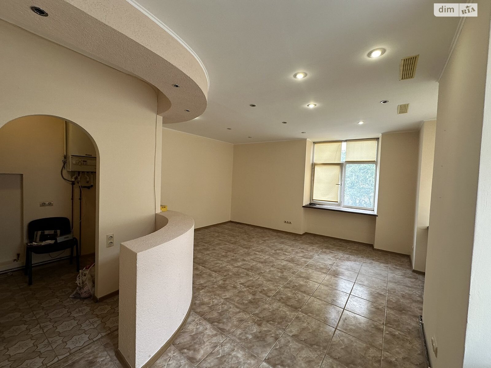 Оренда офісного приміщення в Львові, Героїв УПА вулиця, приміщень - 1, поверх - 1 фото 1