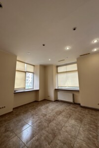 Оренда офісного приміщення в Львові, Героїв УПА вулиця, приміщень - 1, поверх - 1 фото 2