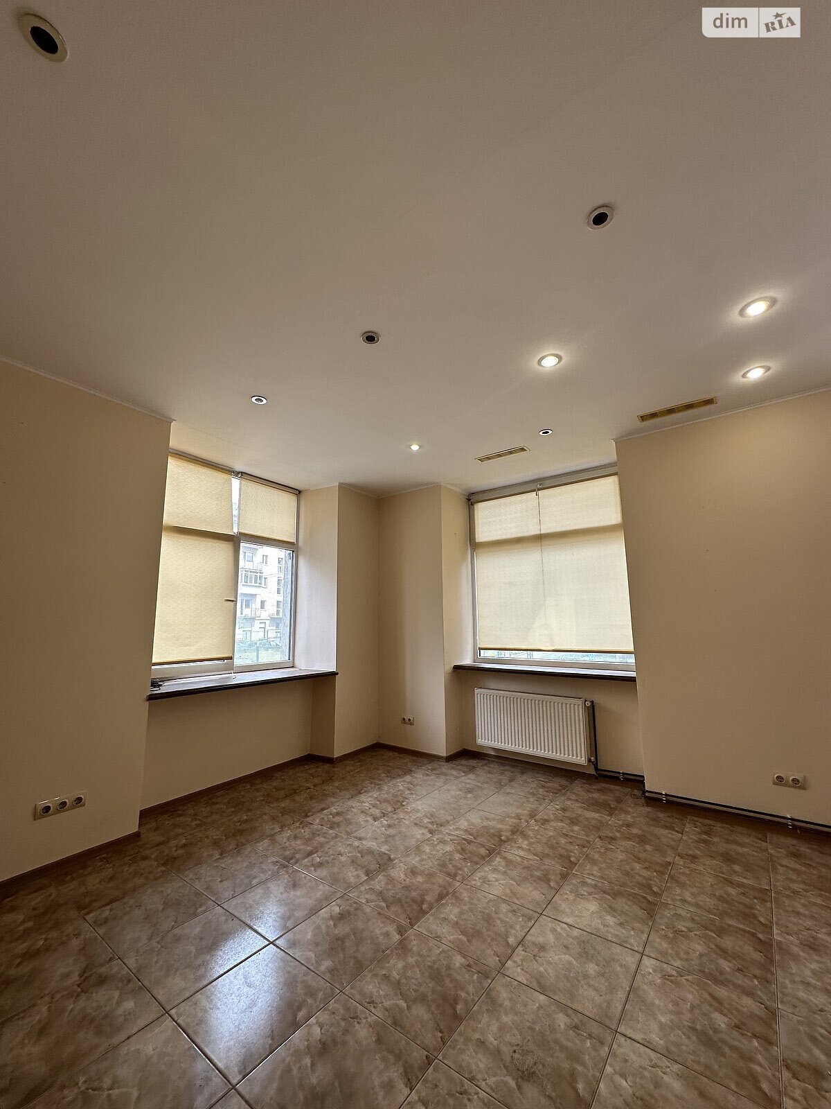 Оренда офісного приміщення в Львові, Героїв УПА вулиця, приміщень - 1, поверх - 1 фото 1