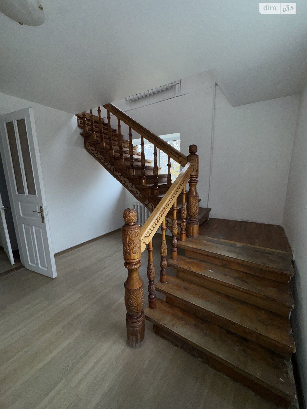 Аренда офисного помещения в Львове, Хмельницкого Богдана улица, помещений - 3, этаж - 4 фото 1 Аренда офисного помещения в Львове, Хмельницкого Богдана улица, помещений - 3, этаж - 4 фото 1