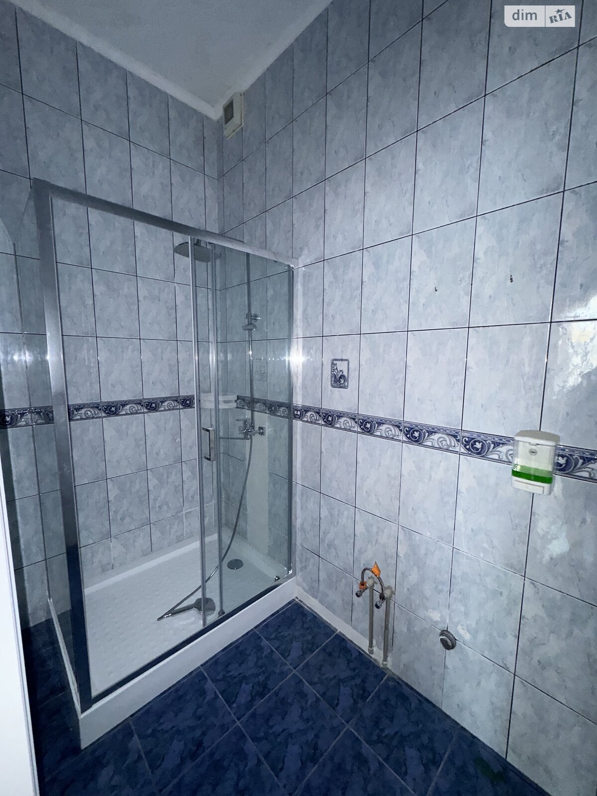 Аренда офисного помещения в Львове, Хмельницкого Богдана улица, помещений - 3, этаж - 4 фото 1 Аренда офисного помещения в Львове, Хмельницкого Богдана улица, помещений - 3, этаж - 4 фото 1