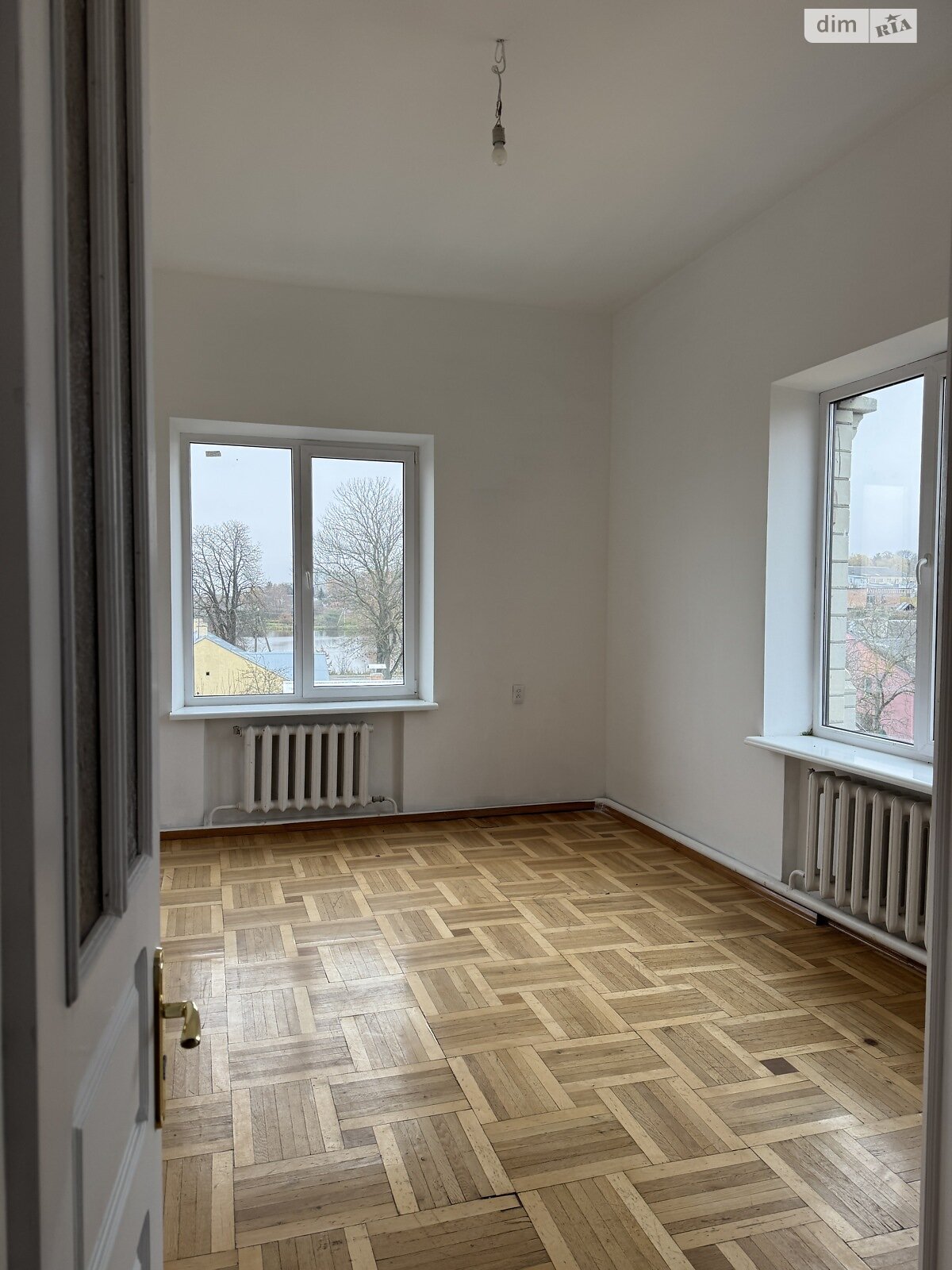 Аренда офисного помещения в Львове, Хмельницкого Богдана улица, помещений - 3, этаж - 4 фото 1 Аренда офисного помещения в Львове, Хмельницкого Богдана улица, помещений - 3, этаж - 4 фото 1