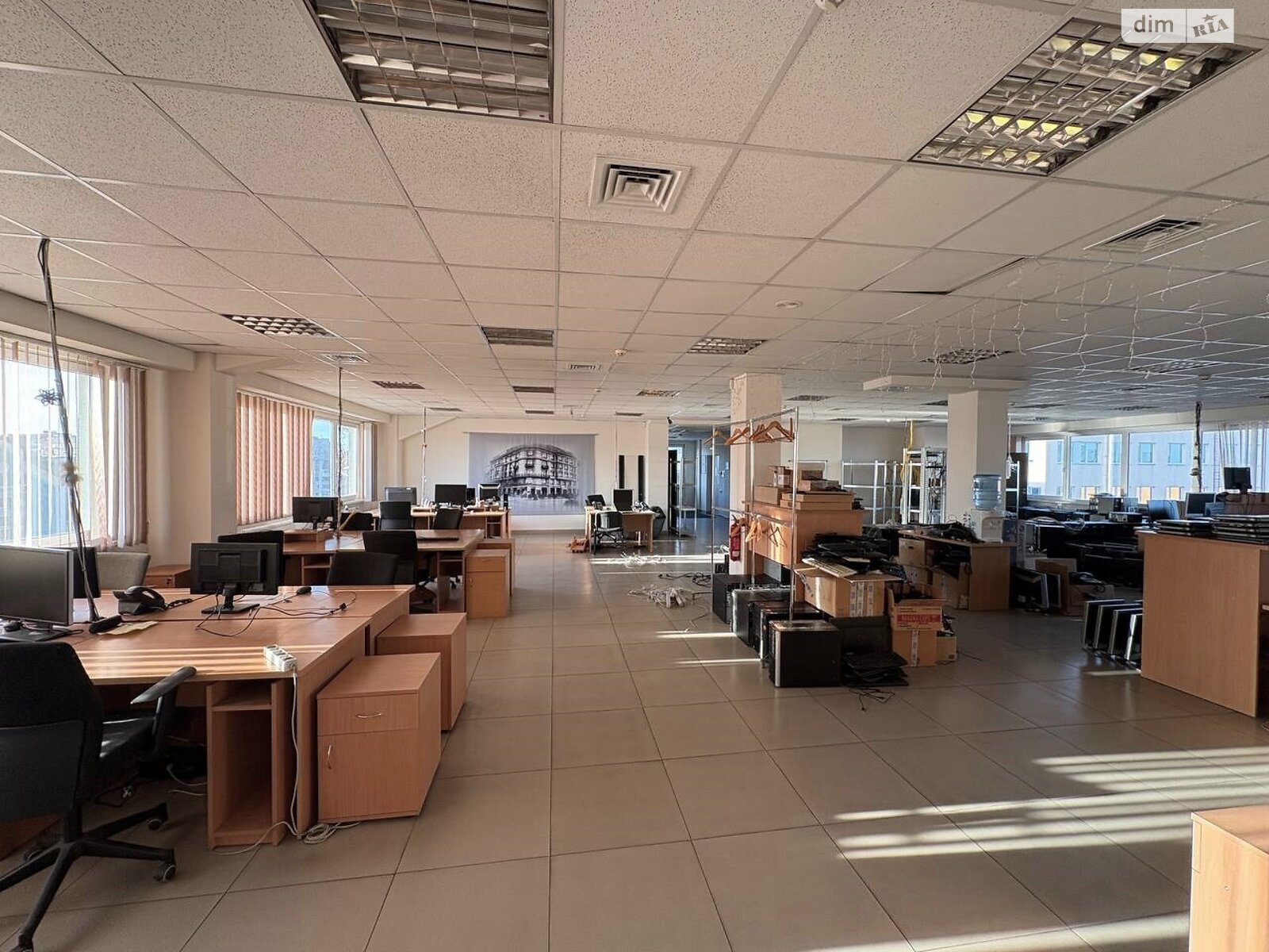 Аренда офисного помещения в Львове, Хмельницкого Богдана улица 212, помещений - 1, этаж - 6 фото 1