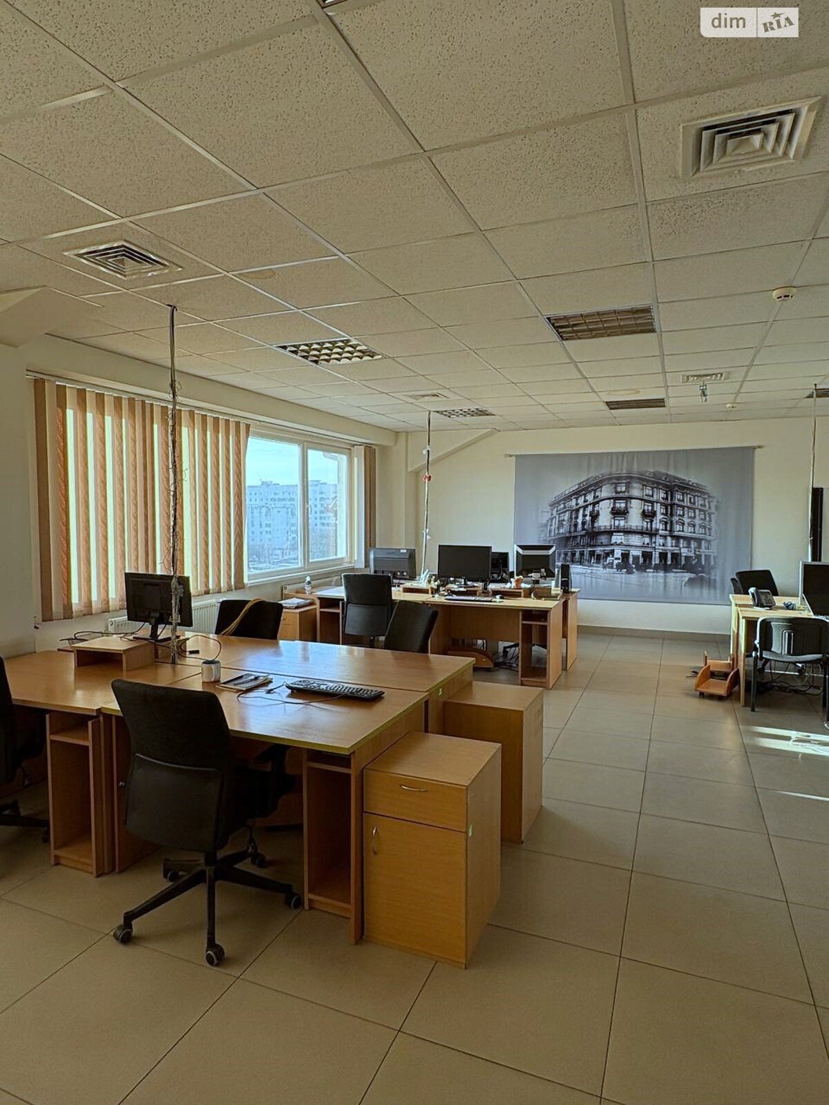 Аренда офисного помещения в Львове, Хмельницкого Богдана улица 212, помещений - 1, этаж - 6 фото 1
