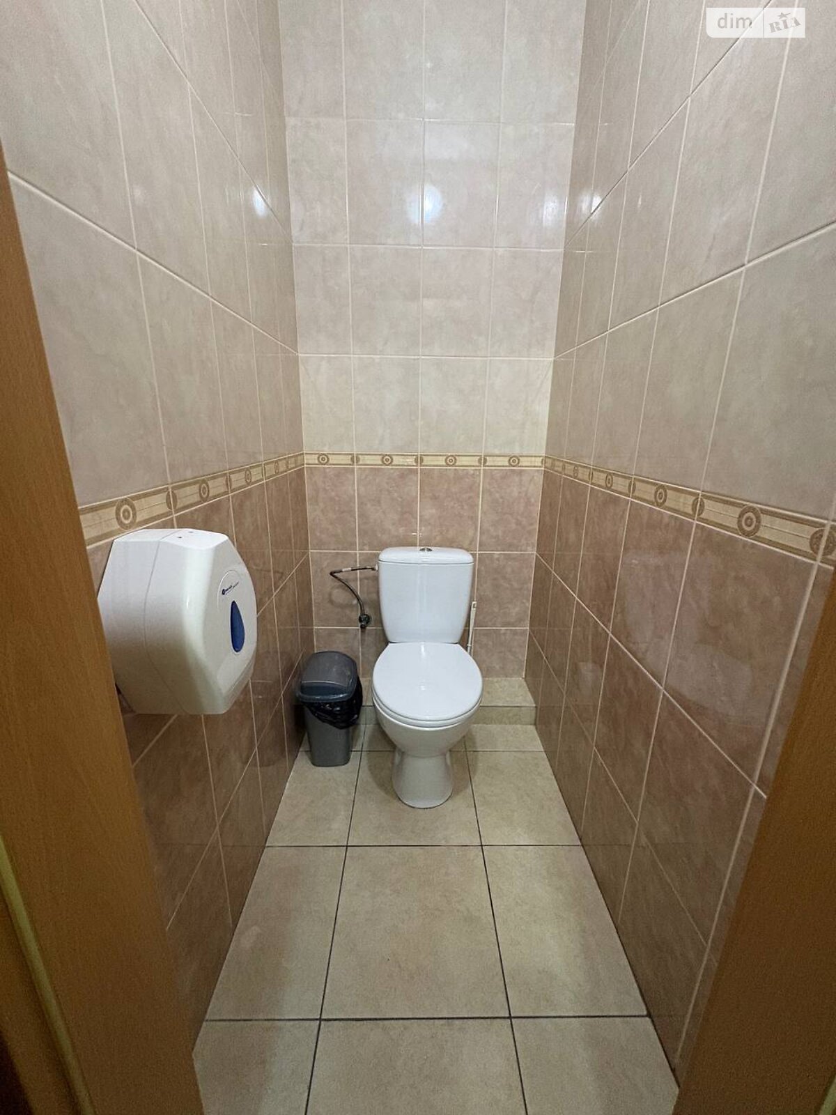 Аренда офисного помещения в Львове, Хмельницкого Богдана улица 212, помещений - 1, этаж - 6 фото 1