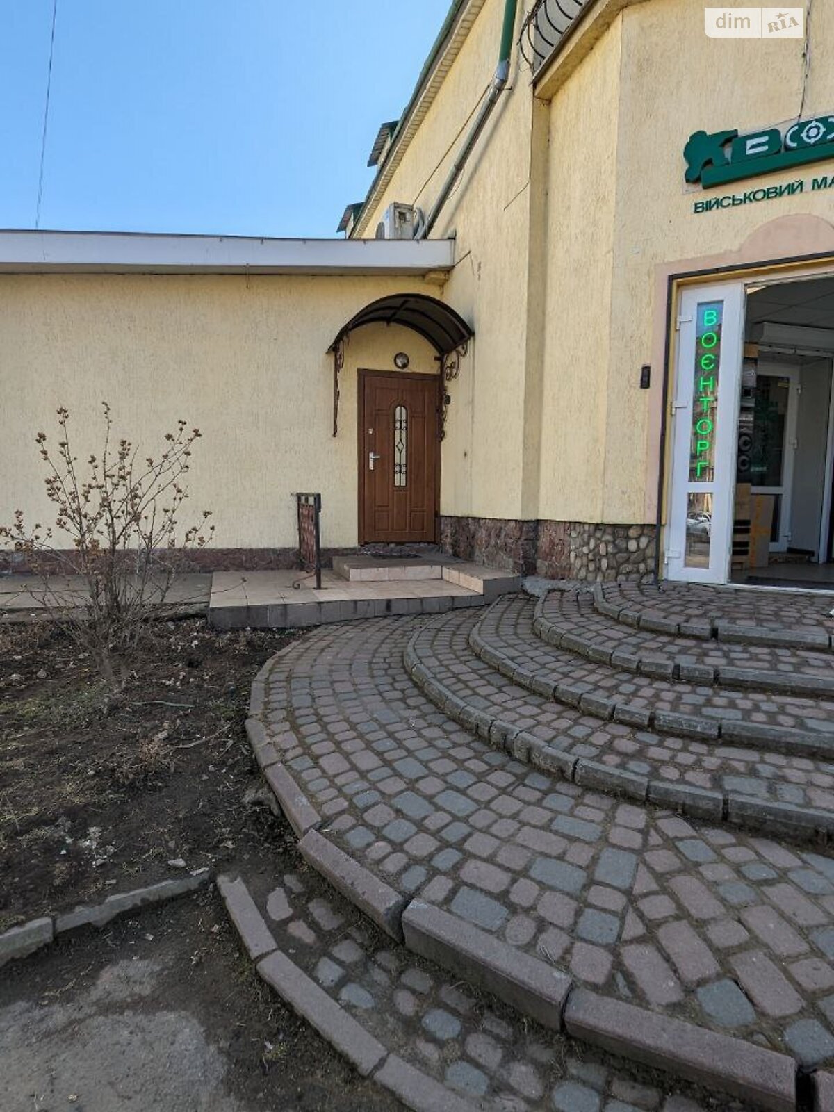 Аренда офисного помещения в Львове, Родниковая улица 19, помещений - 3, этаж - 1 фото 1 Аренда офисного помещения в Львове, Родниковая улица 19, помещений - 3, этаж - 1 фото 1