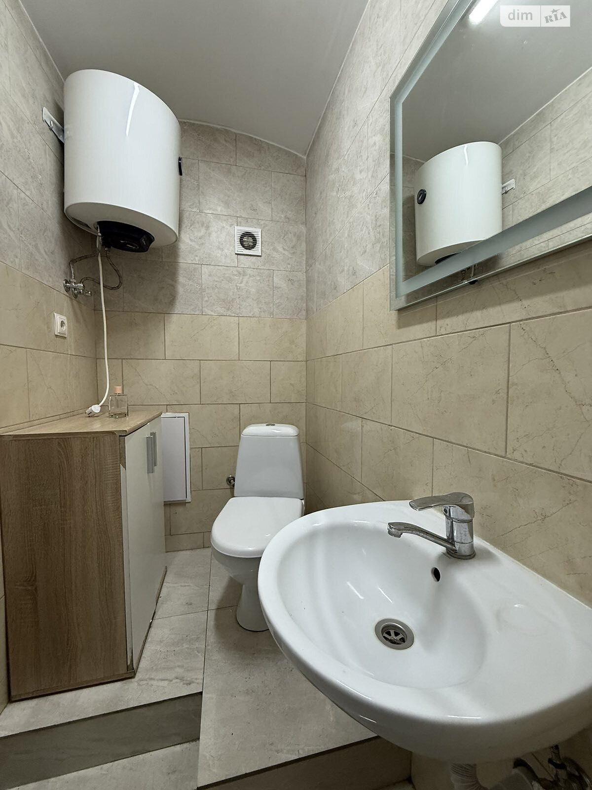 Аренда офисного помещения в Львове, Богомольца Академика улица 15, помещений - 3 фото 1