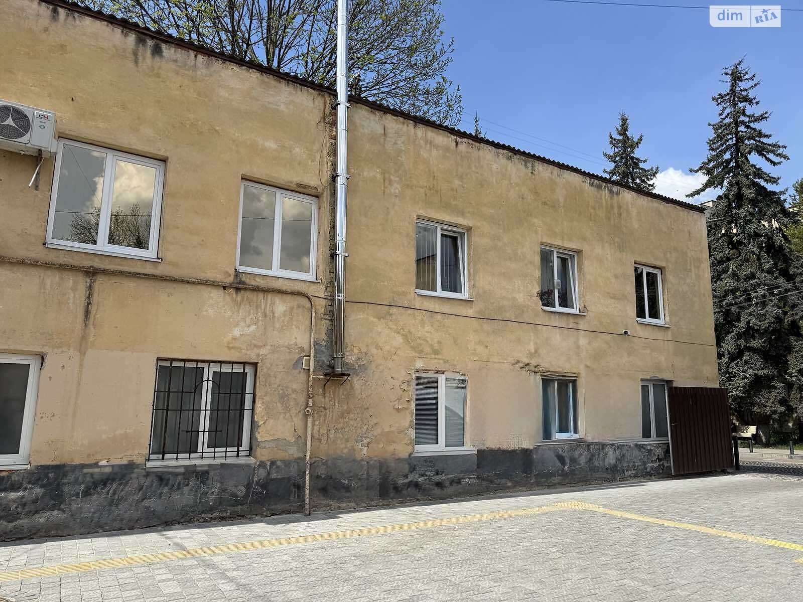 Аренда офисного помещения в Львове, Пекарская улица 95, помещений - 5, этаж - 2 фото 1 Аренда офисного помещения в Львове, Пекарская улица 95, помещений - 5, этаж - 2 фото 1