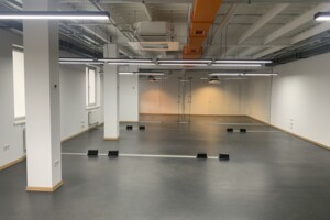 Аренда офисного помещения в Львове, Петрушевича площадь 3, помещений - 4, этаж - 5 фото 2 Аренда офисного помещения в Львове, Петрушевича площадь 3, помещений - 4, этаж - 5 фото 2