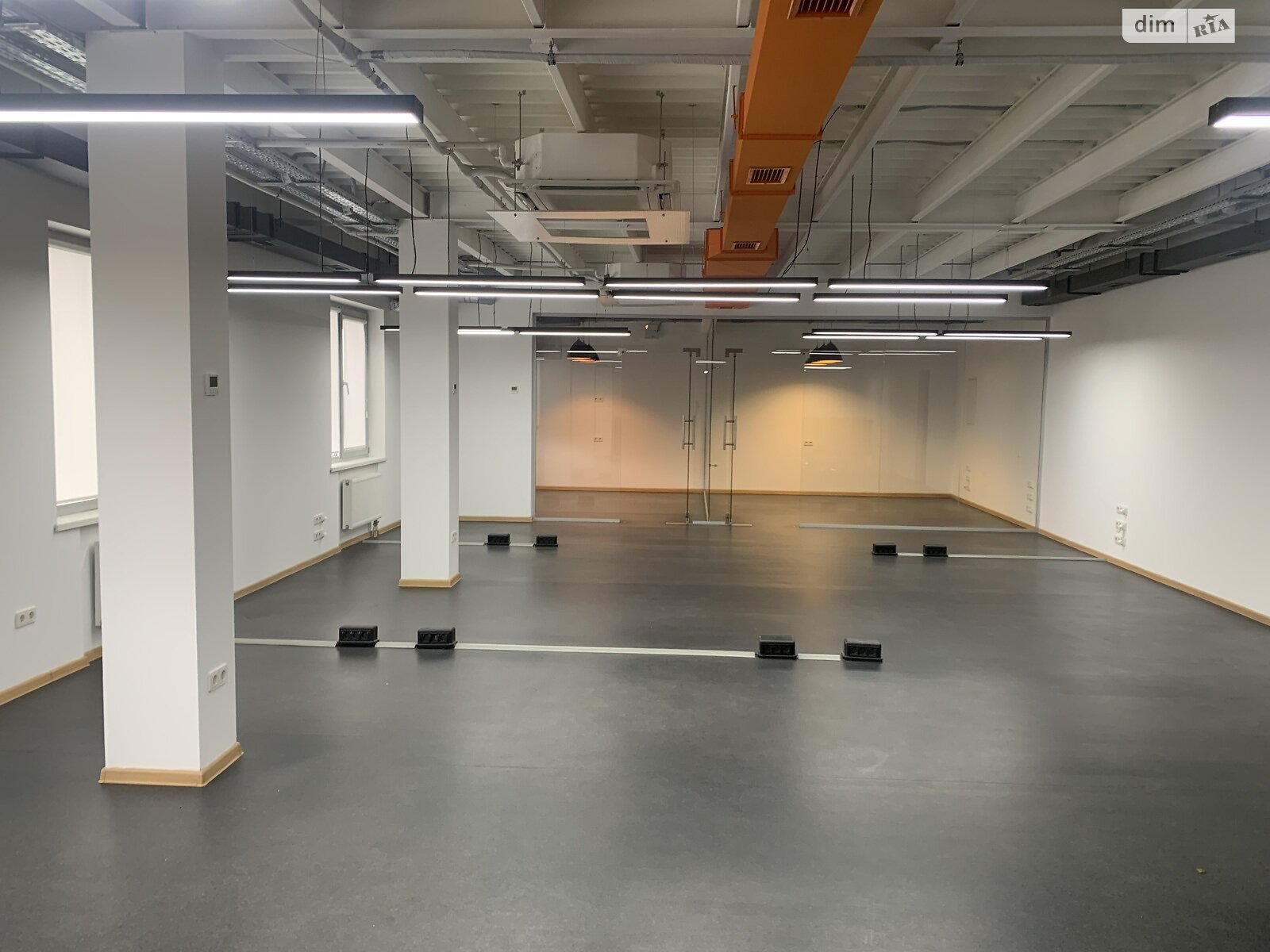 Аренда офисного помещения в Львове, Петрушевича площадь 3, помещений - 4, этаж - 5 фото 1 Аренда офисного помещения в Львове, Петрушевича площадь 3, помещений - 4, этаж - 5 фото 1