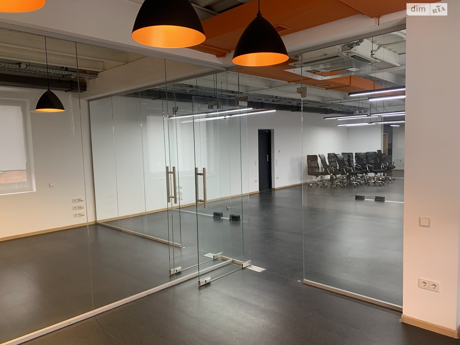 Аренда офисного помещения в Львове, Петрушевича площадь 3, помещений - 4, этаж - 5 фото 1 Аренда офисного помещения в Львове, Петрушевича площадь 3, помещений - 4, этаж - 5 фото 1