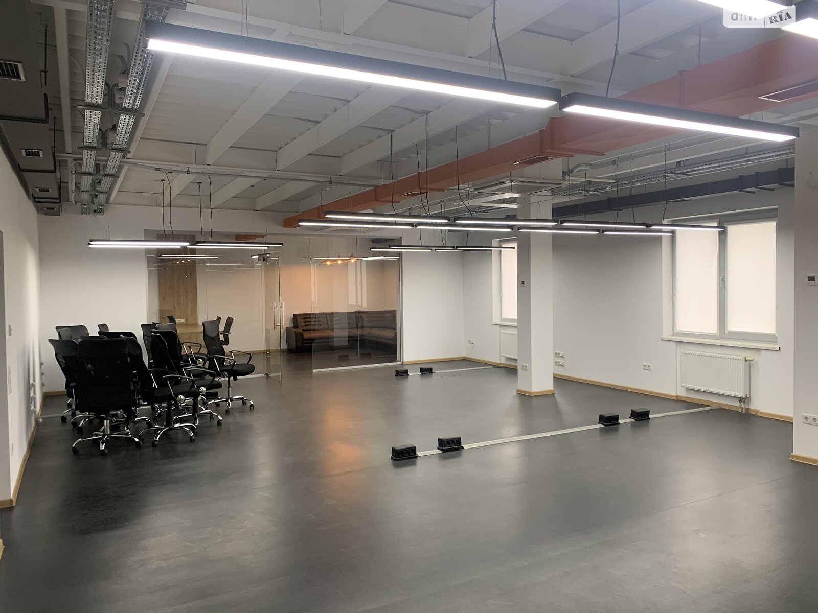 Аренда офисного помещения в Львове, Петрушевича площадь 3, помещений - 4, этаж - 5 фото 1 Аренда офисного помещения в Львове, Петрушевича площадь 3, помещений - 4, этаж - 5 фото 1