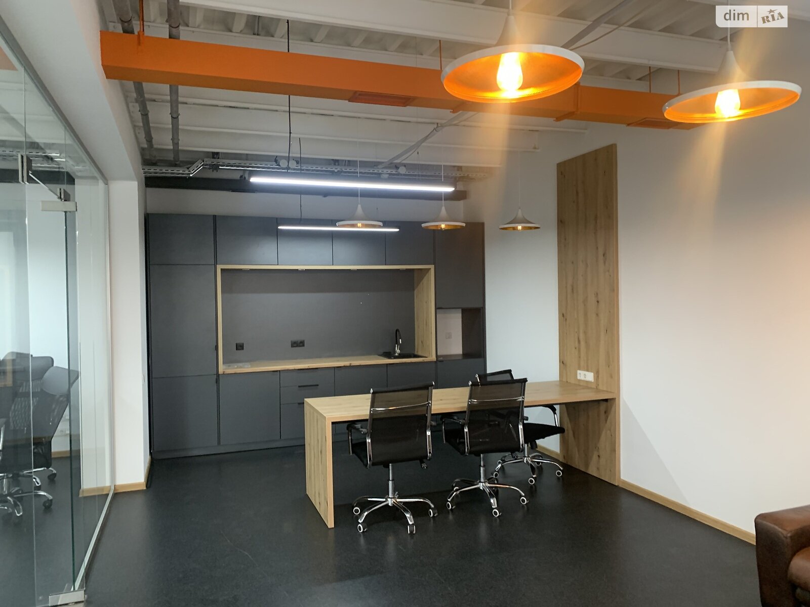 Аренда офисного помещения в Львове, Петрушевича площадь 3, помещений - 4, этаж - 5 фото 1 Аренда офисного помещения в Львове, Петрушевича площадь 3, помещений - 4, этаж - 5 фото 1