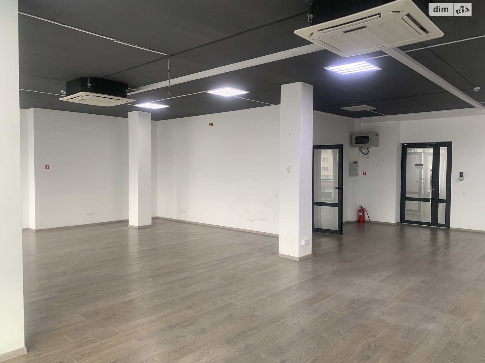 Оренда офісного приміщення в Львові, Кам’янецька вулиця 33, приміщень - 1, поверх - 4 фото 1 Оренда офісного приміщення в Львові, Кам’янецька вулиця 33, приміщень - 1, поверх - 4 фото 1