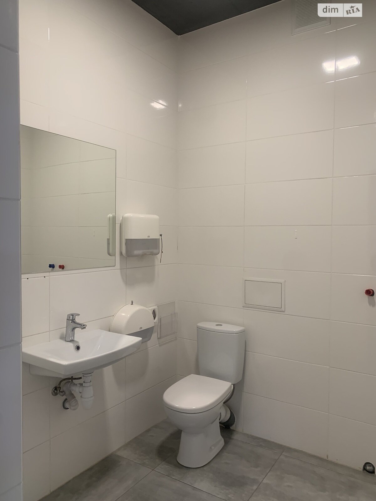 Оренда офісного приміщення в Львові, Кам’янецька вулиця 33, приміщень - 1, поверх - 4 фото 1 Оренда офісного приміщення в Львові, Кам’янецька вулиця 33, приміщень - 1, поверх - 4 фото 1