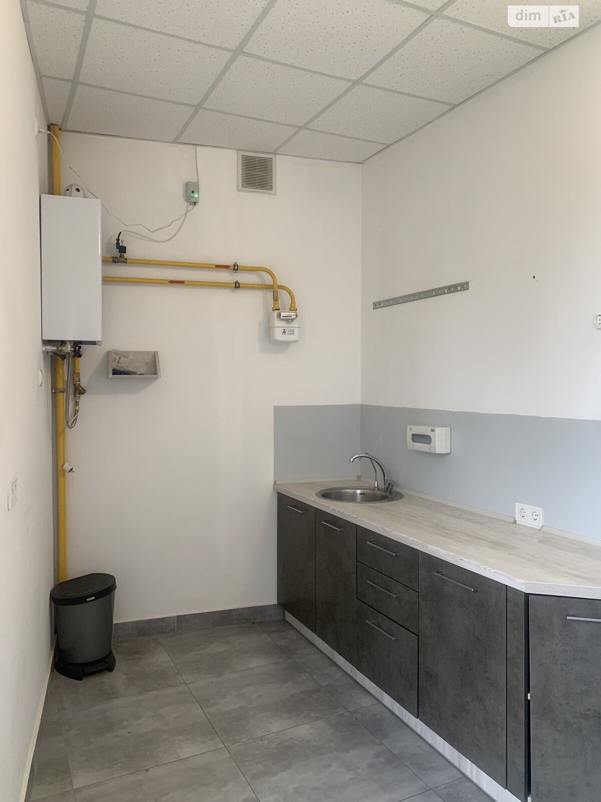 Оренда офісного приміщення в Львові, Кам’янецька вулиця 33, приміщень - 1, поверх - 4 фото 1 Оренда офісного приміщення в Львові, Кам’янецька вулиця 33, приміщень - 1, поверх - 4 фото 1