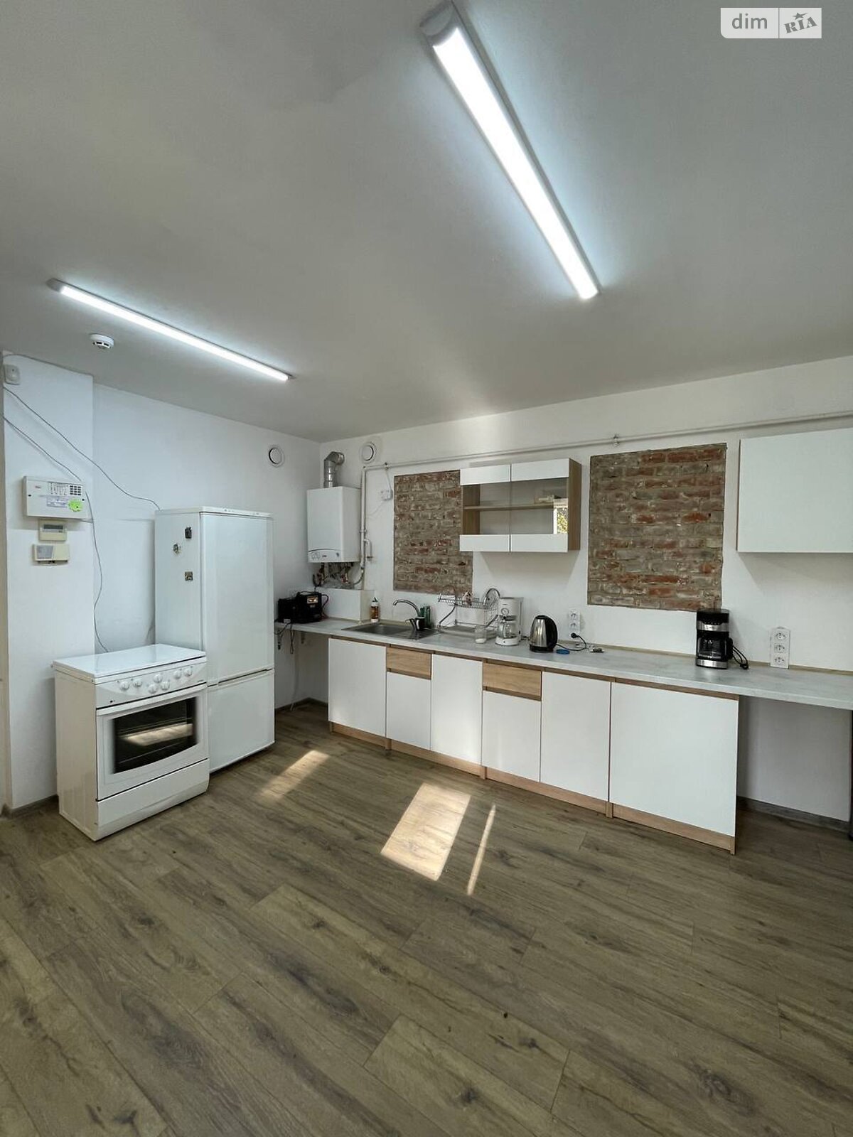 Аренда офисного помещения в Львове, Антоновича Владимира улица 74, помещений - 2 фото 1 Аренда офисного помещения в Львове, Антоновича Владимира улица 74, помещений - 2 фото 1