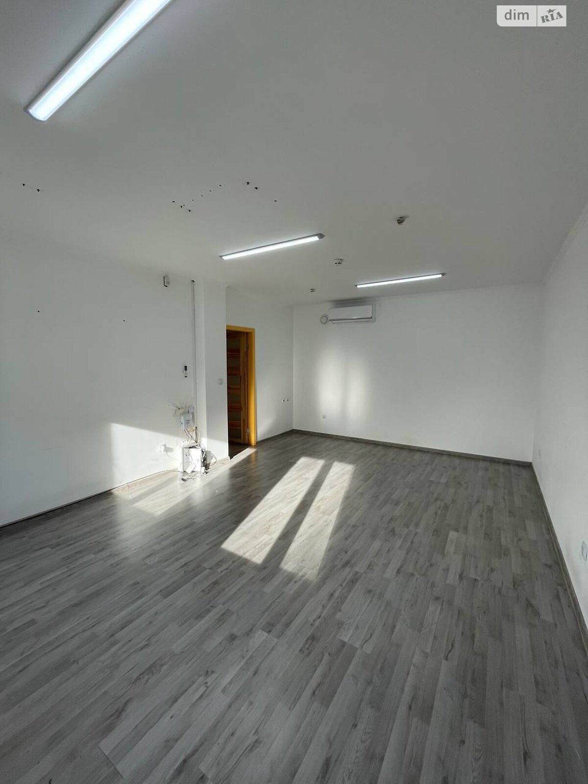 Оренда офісного приміщення в Львові, Антоновича Володимира вулиця 74, приміщень - 1, поверх - 2 фото 1 Оренда офісного приміщення в Львові, Антоновича Володимира вулиця 74, приміщень - 1, поверх - 2 фото 1